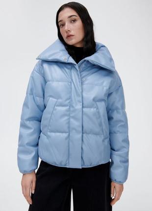 Куртка puffer cropp под эко-кожу голубая