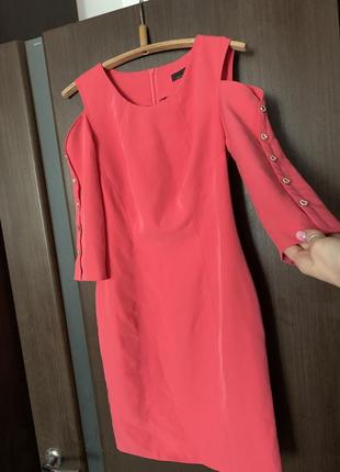 Платье розовое шикарное
