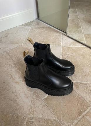 Dr martens vegan chelsea