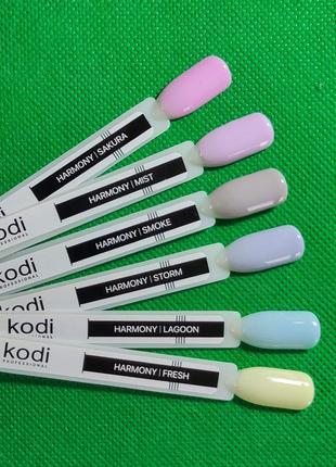 Цветное базовое покрытие для гель лака kodi color rubber base gel fresh 7 мл2 фото