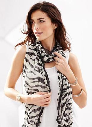 Легкий шарф в принт коричневой зебры