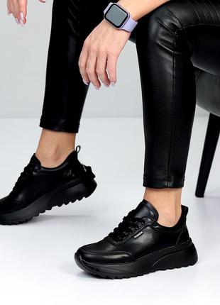Легкие девчачье кожаные кроссовки, черный цвет на шнурках, повседневный вариант 36,37,39,40,41,384 фото