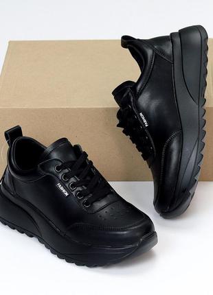 Легкие девчачье кожаные кроссовки, черный цвет на шнурках, повседневный вариант 36,37,39,40,41,388 фото