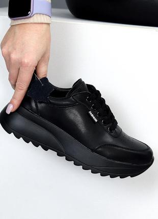 Легкие девчачье кожаные кроссовки, черный цвет на шнурках, повседневный вариант 36,37,39,40,41,389 фото
