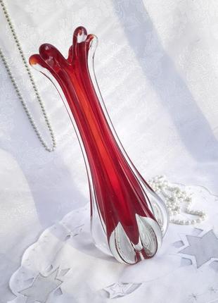 Зимняя вишня ваза чехословакия ретро медуза тяжелая литая толстостенная гранатовое стекло ссср винтаж7 фото