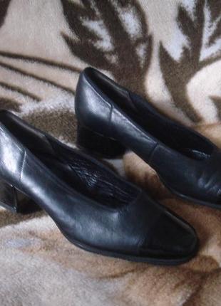 Gabor .фирменные классические кожаные туфли 37р.10 фото