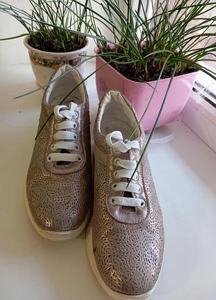 Кроссовки подростковые