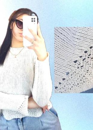 Жіночий в'язаний светр