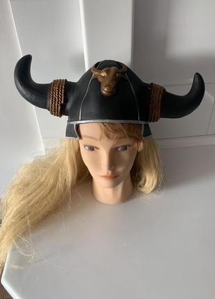 Шлем с волосами карнавальный викинг резиновый
