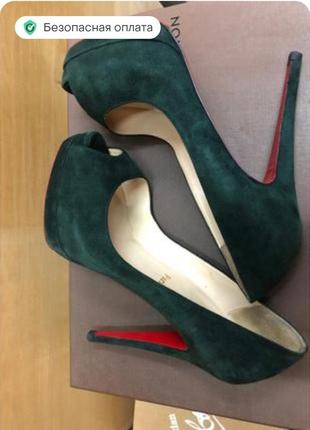 Женские туфли louboutin, каблук фирменный, размер 38, в коробке, цвет: изумрудный зелёный. супер!1 фото