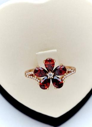 Позолочене кільце червоні білі камені квітка медичне золото позолоченное кольцо красные белые камни цветок медзолото подарок