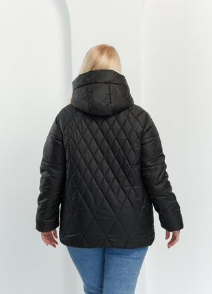 Весенняя куртка черного цвета женская