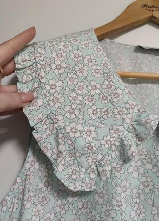 Нежная блуза с воротничком в цветочный принт от m&amp;s💙🤍1 фото