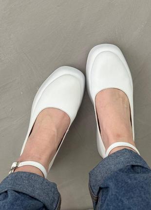 Білі жіночі туфлі4 фото