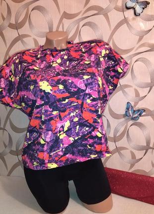 Укорочена яскрава футболочка з паєтками від бренда next