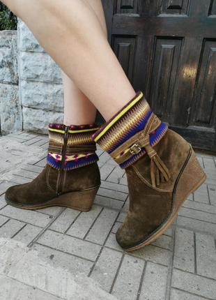 Замшеві чобітки tamaris в етнічному стилі р41-42