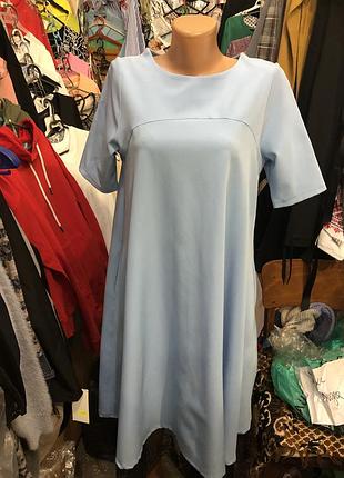 Блакитне ошатне плаття