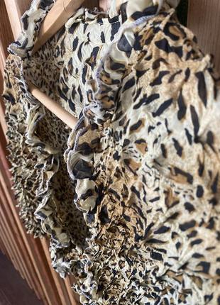 Фактурна блуза жата на двох завʼязках у тигрово-леопардовий принт10 фото