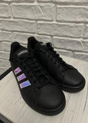 Красовки adidas 40р, кеди adidas