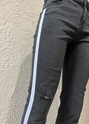 Серые джинсы спортивный стиль / серые джинсы скинни / серые джинсы skinny / серые джинсы с полоской2 фото