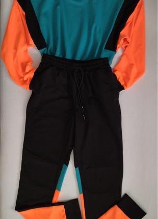 Жіночий спортивний костюм укорочена кофта та штани1 фото