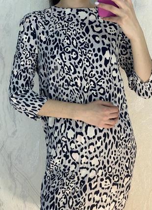 Сукня принт леопард сіра рожева4 фото