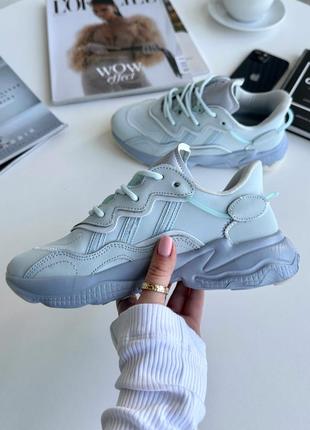 Шикарные женские кроссовки adidas ozweego light blue светло-голубые2 фото