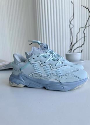 Шикарные женские кроссовки adidas ozweego light blue светло-голубые5 фото