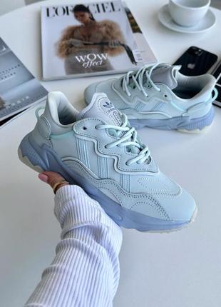 Шикарные женские кроссовки adidas ozweego light blue светло-голубые1 фото