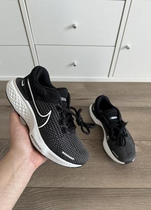 Кросівки жіночі nike women's zoomx invincible run flyknit , оригінал 37,5р