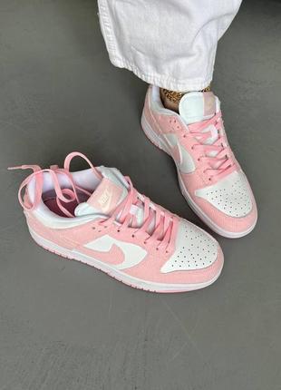 Женские кроссовки розовые с белым nike sb dunk low4 фото