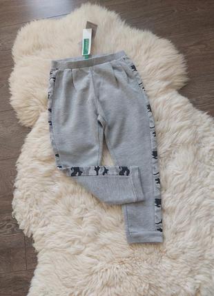 Спортивні штани united colors of benetton на 6-7 років (розмір 120)