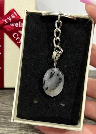 Натуральний камінь турмаліновий кварц кулон у формі краплі на брелоку - оригінальний подарунок хлопцю дівчині в коробочці1 фото