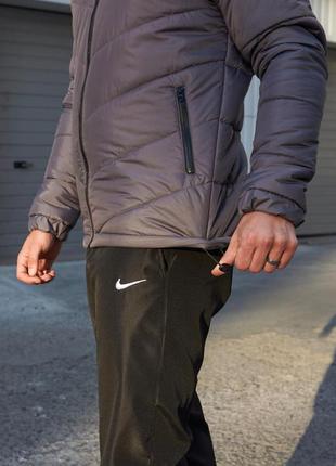 Комплект чоловічий в стилі nike: куртка сіра + штани чорні. барсетка у подарунок! висока якість8 фото