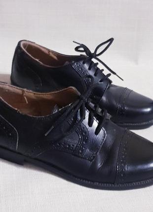 Шкіряні чорні класичні черевики 31
