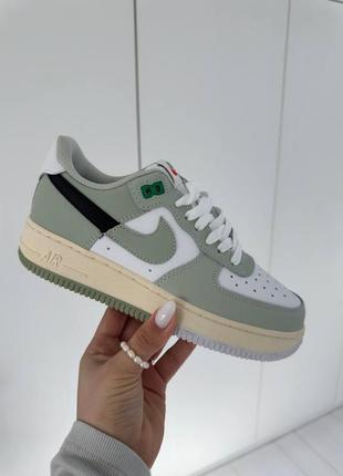 Женские кроссовки оливковые nike air force