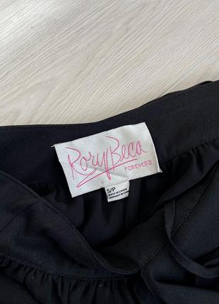 Чорна міні сукня з розрізами по боках на брительках у розмірі s від бренду6 фото