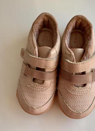 Легкая обувь для первых шагов, кроссовки 20 размер2 фото