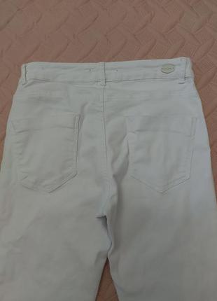 Белые джинсы женские стрейчевые zara6 фото