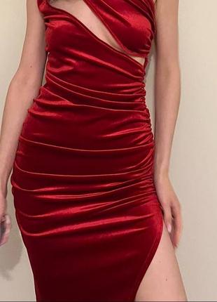 Бархатное красное платье от prettylittlething