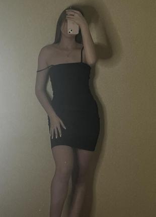 Обтягивающие черное платье в рубчик2 фото