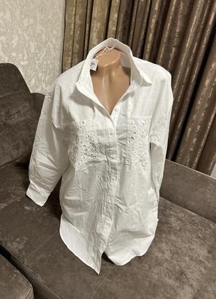 Жіноча сорочка блуза котонова з гаптованими карманами