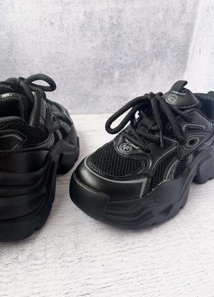Кросівки дитячі чорні масивні2 фото