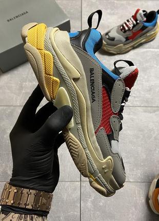 Кроссовки  balenciaga triple s gray red blue.