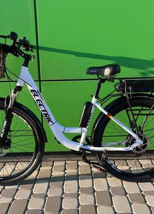 Електровелосипед cubic-bike electric 26" білий 500ват 10.4 а·год 48 в у багажнику2 фото