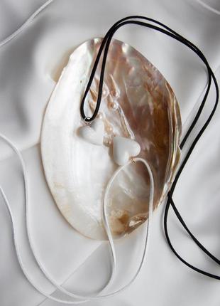 Подвеска черенок сердечко сердце на шнурке из экозамши8 фото