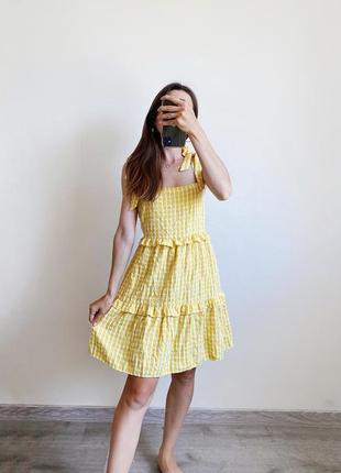Желтое сарафан от new look в клетку вши ярусное платье мини