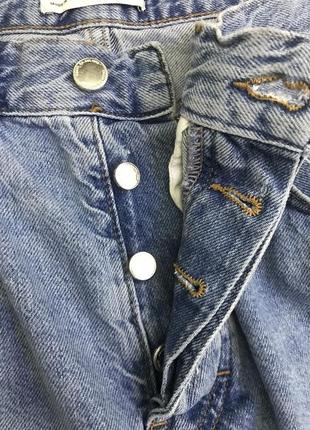 Актуальные рваные джинсы высокой посадки с разрезами3 фото