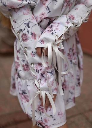Платье короткое с пышной юбкой солнце колокольчик трапеция расклешенное вечернее розовое лео белое серое со шнуровкой с открытыми плечами6 фото