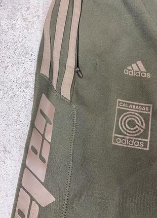 Спортивные штаны adidas x yeezy calabasas из новых коллекций5 фото